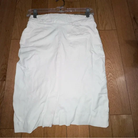 Banana Republic White Pencil Stretch Skirt - Clean Tailored Silhouette petite 0 - Picture 3 of 12